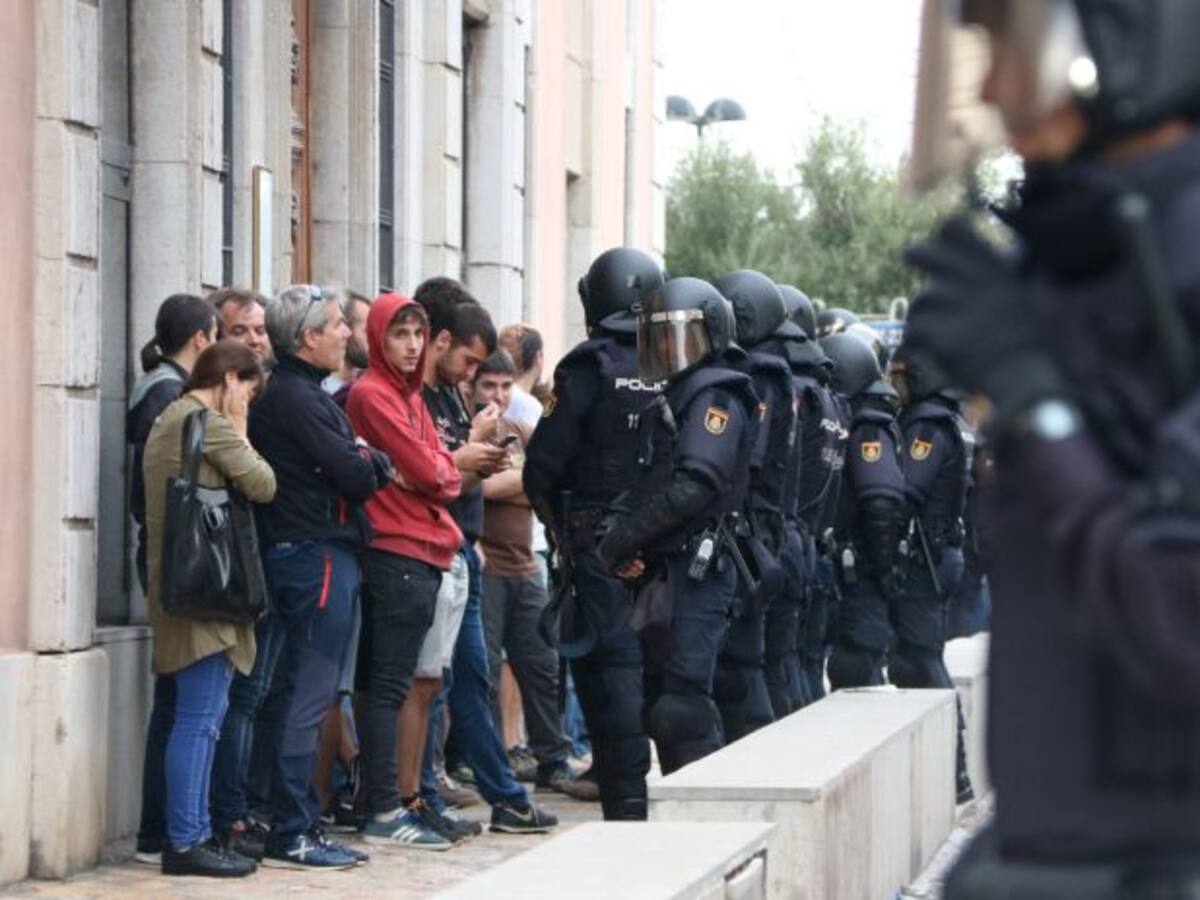 Zoido ordena que policías y guardias civiles no dejen los hoteles donde tengan contrato vigente