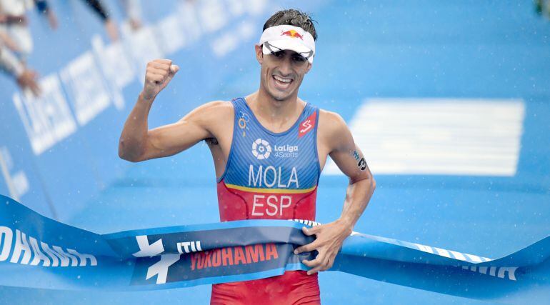 Mario Mola, durante la prueba de Japón del Mundial de Triatlón