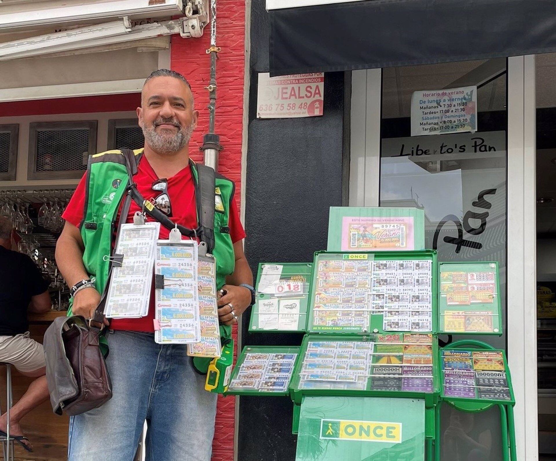 Juan Carlos Cerén, vendedor de la ONCE