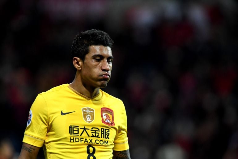 Paulinho con la equipación de Guangzhou Evergrande.