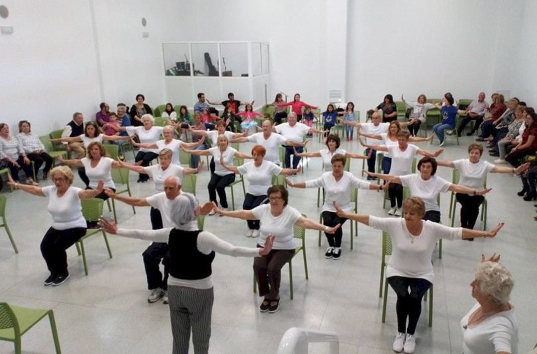 Actividades que se realizan en los centros de mayores de Alicante