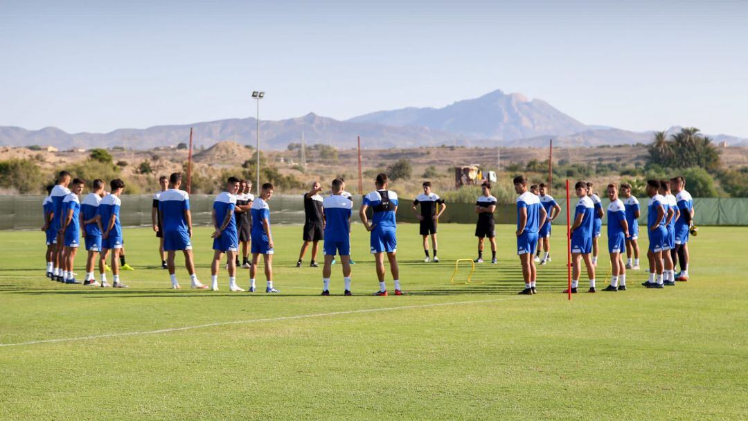 Fotografía del primer entrenamiento del Hércules CF en Fontcalent