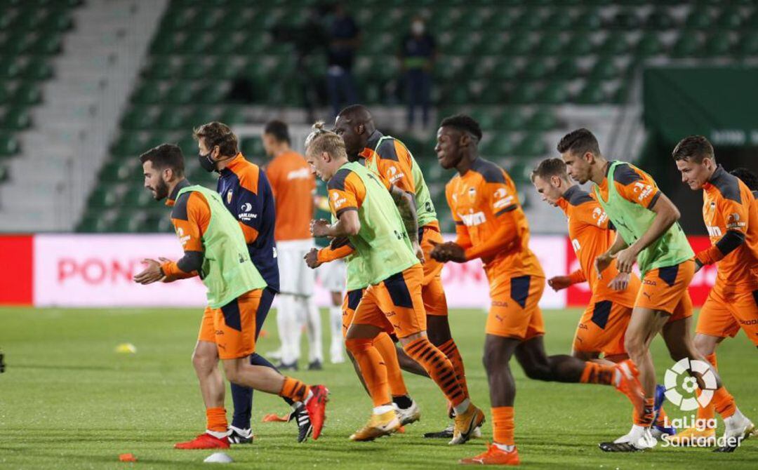 Jugadores del Valencia en Elche.