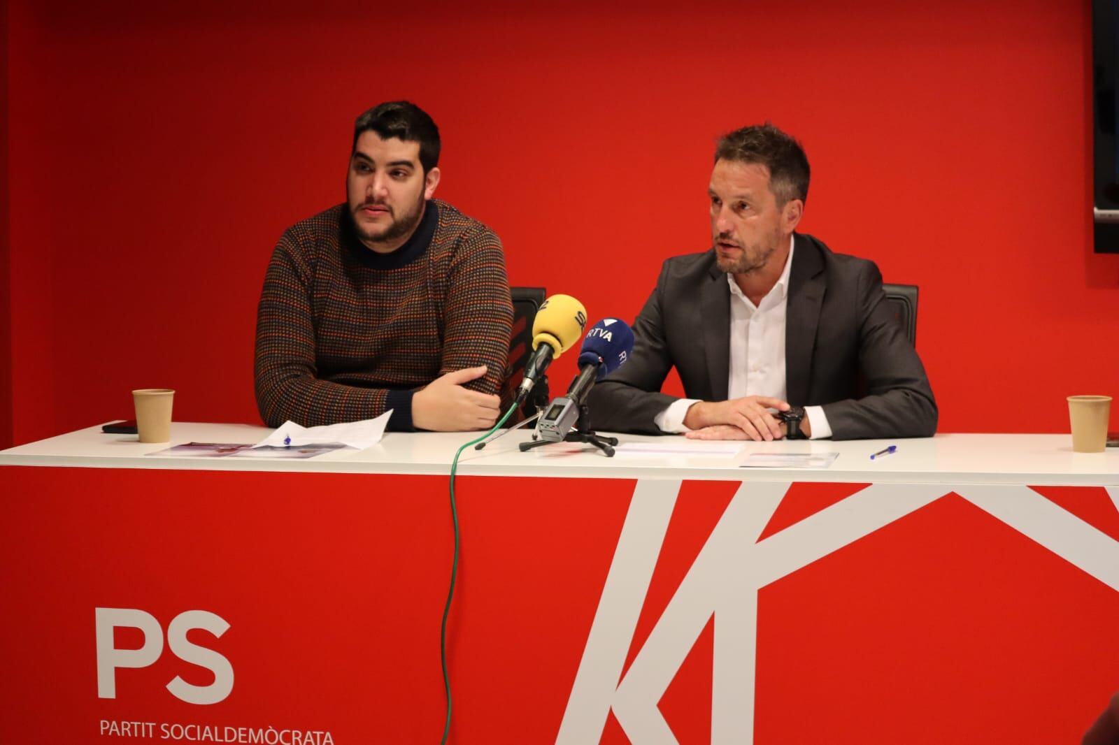 El PS acusa Espot d'amagar la data les eleccions i diu que els té por