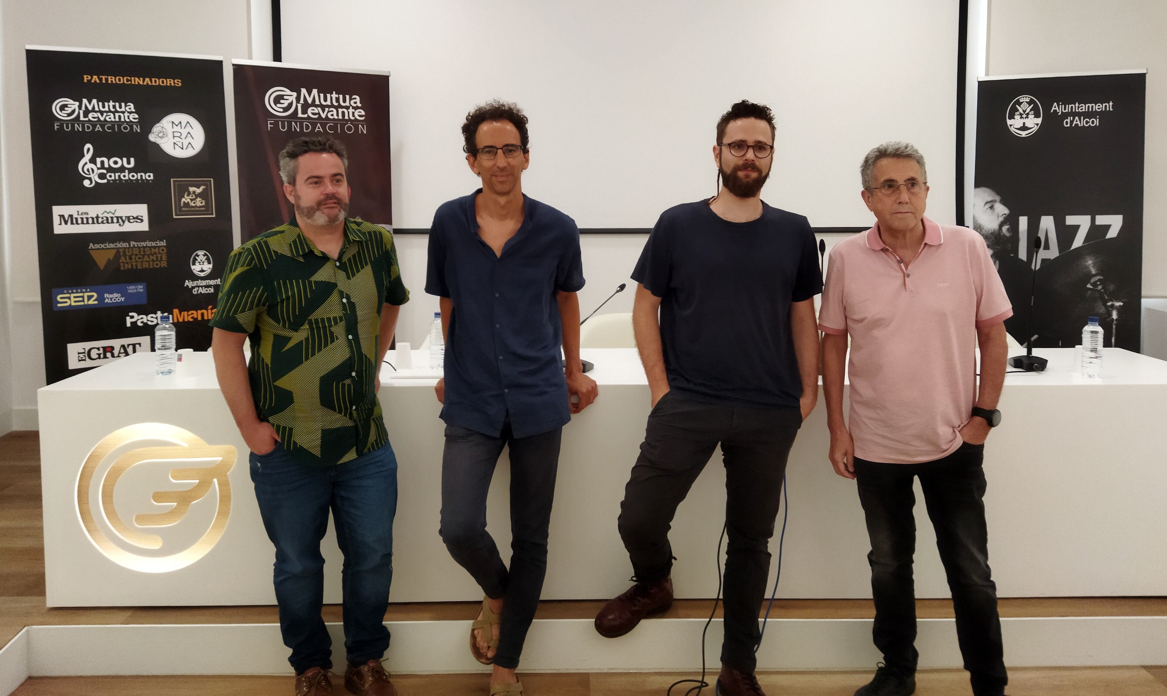 Raül Llopis, edil de Cultura; Jacobo Blanes, presidente del Club Jazz El Mussol; el músico Ernesto Llorens y Pep Jordá, secretario patrono de Fundación Mutua Levante.