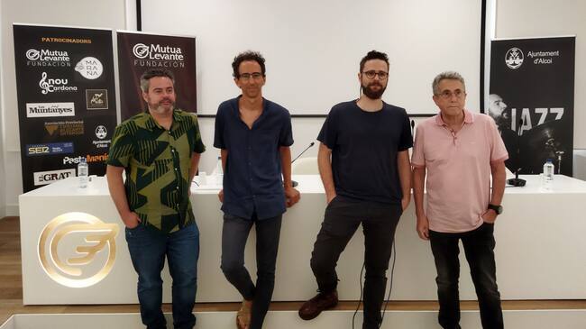 Raül Llopis, edil de Cultura; Jacobo Blanes, presidente del Club Jazz El Mussol; el músico Ernesto Llorens y Pep Jordá, secretario patrono de Fundación Mutua Levante.
