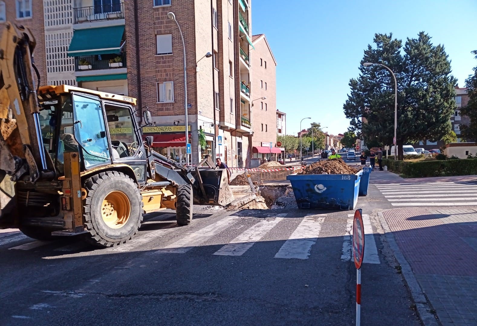 Continúa la avería de agua en la calle Tercios Segovianos