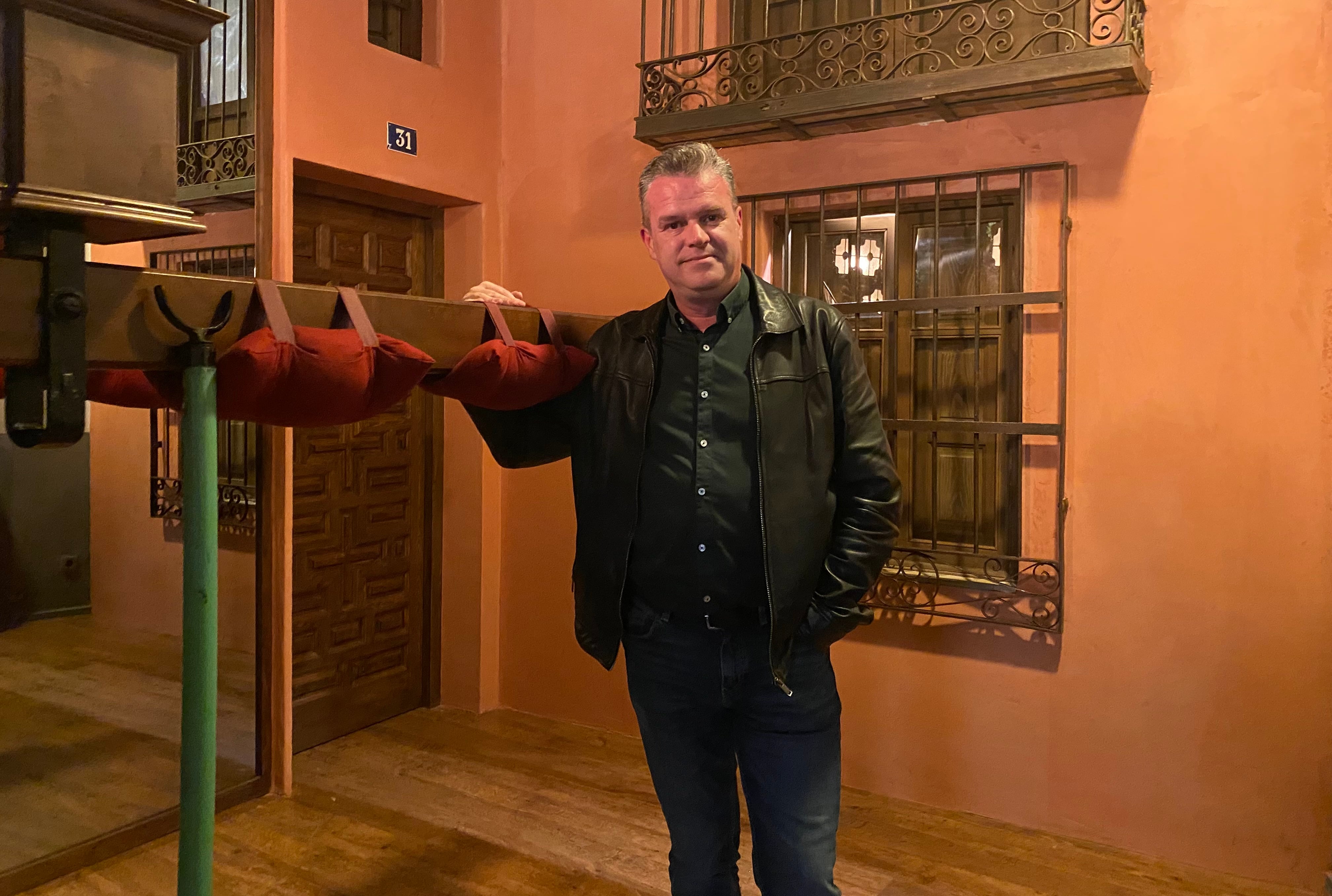 Emilio Palacios, creador artístico del renovado Museo de la Semana Santa de Cuenca.