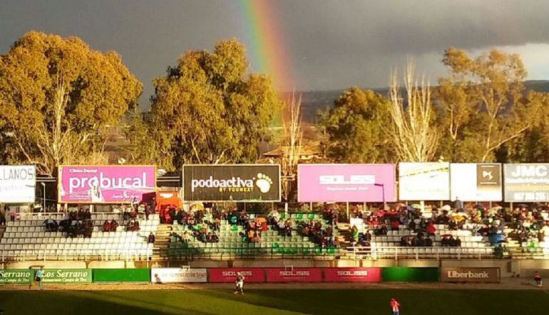 Imagen de la primera parte del partido de este domingo. En la segunda parte todo sería mucho menos onírico