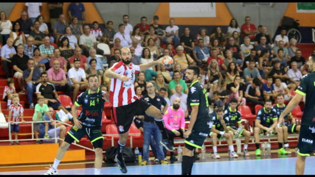 El ABANCA Ademar venció al Puerto Sagunto con facilidad (23-33