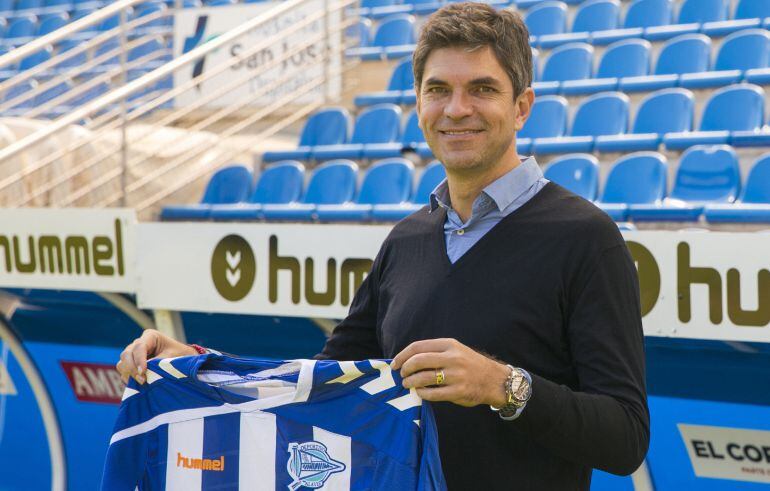 El argentino Mauricio Pellegrino durante su presentación como nuevo entrenador del Deportivo Alavés.