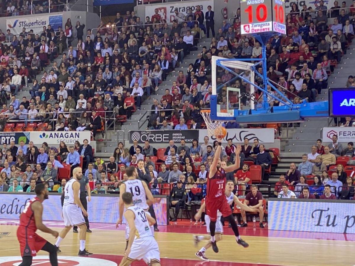Casademont Zaragoza se pone con ventaja en la eliminatoria al ganar al Leitkabelis (76-67)
