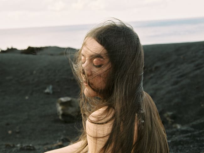 'la raíz', 'costumbre' y 'poquito' son algunas de las canciones que forman parte del disco