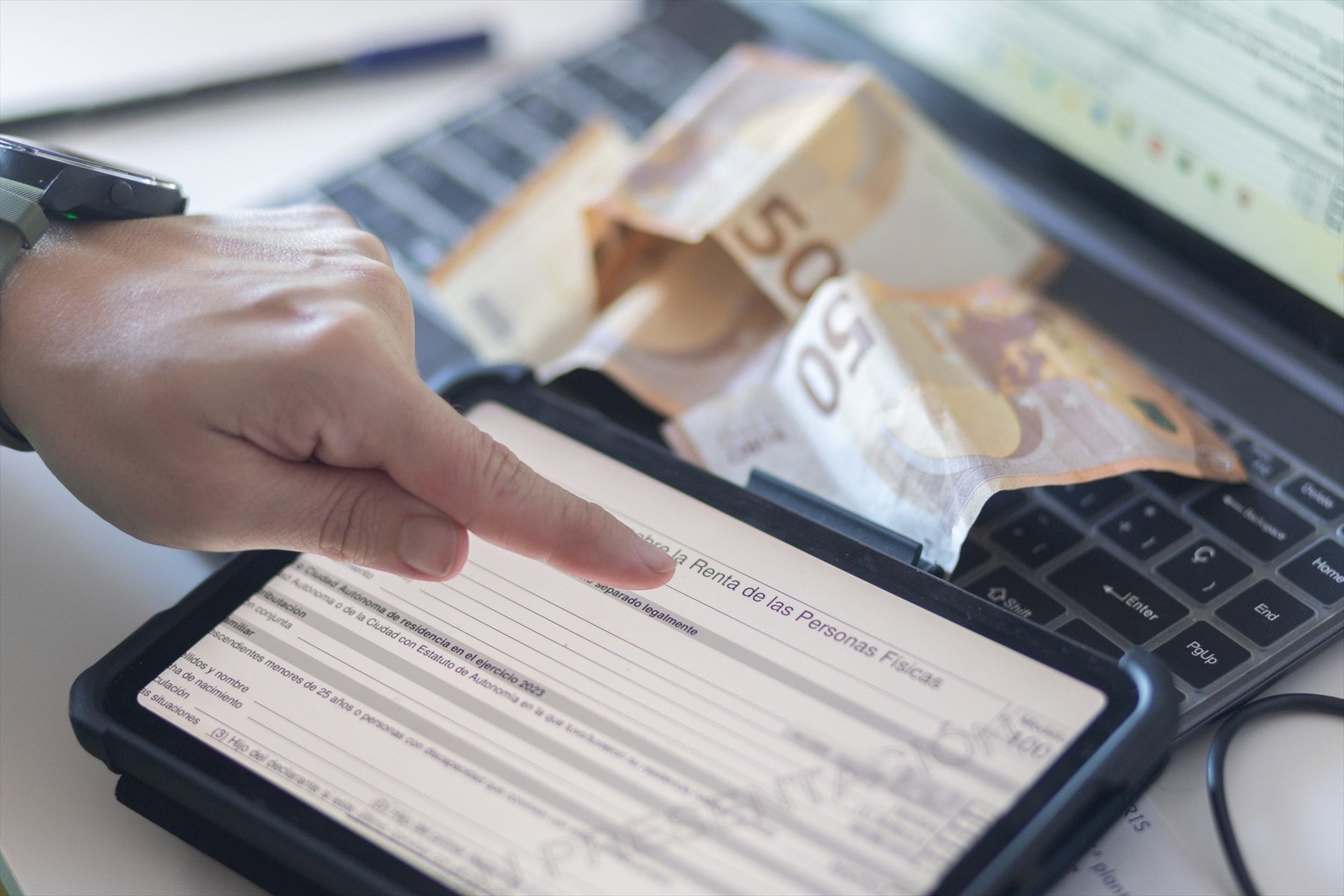 13/03/2025 (Foto de ARCHIVO)Vista de la declaración de la renta en una tablet
ECONOMIA
EDUARDO PARRA / EUROPA PRESS
