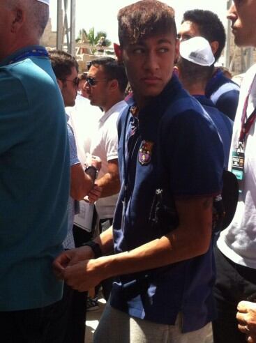 Neymar a Jerusalem, a punt d'arribar al Mur de les Lamentacions