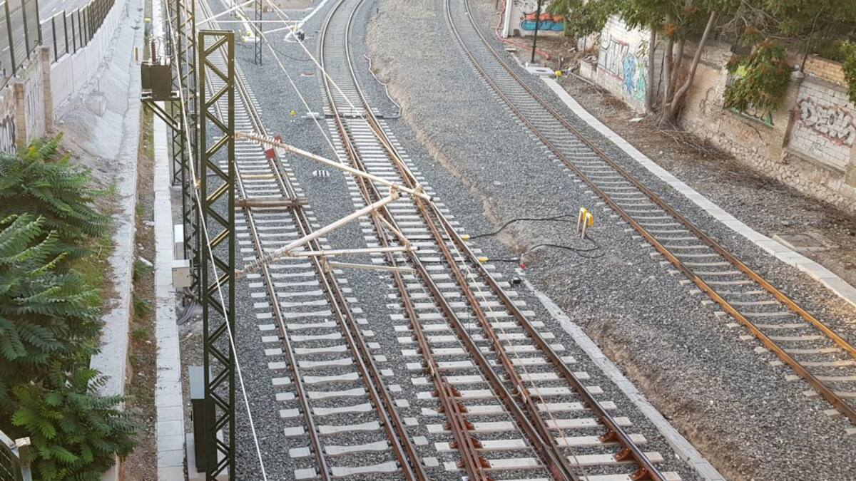Renfe estudia implantar el AVE Granada-Sevilla en junio
