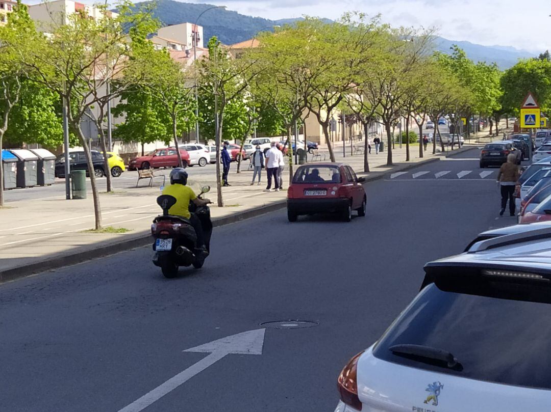 Más movimiento en las calles de Extremadura el primer día de desconfinamiento, Avda. Cañada Real de Plasencia