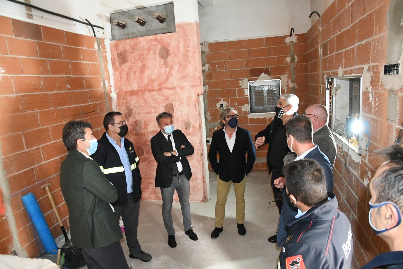 Visita al futuro retén de bomberos de Xàbia.