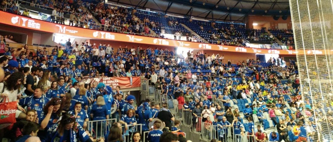 Cerca de 3.000 aficionados han arropado al Viña Albali Valdepeñas, en la semifinal de la Copa de España 