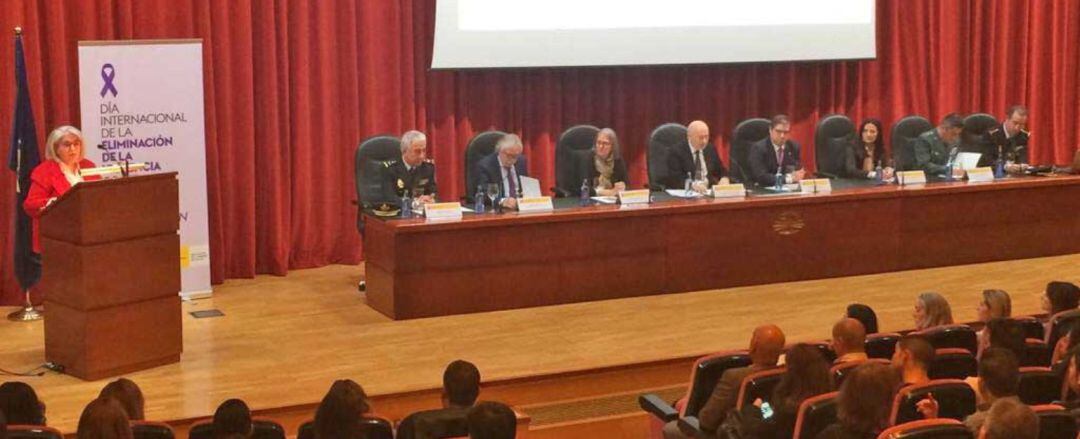 Más de 150 policías y guardias civiles reciben formación en Violencia Machista en la UDC