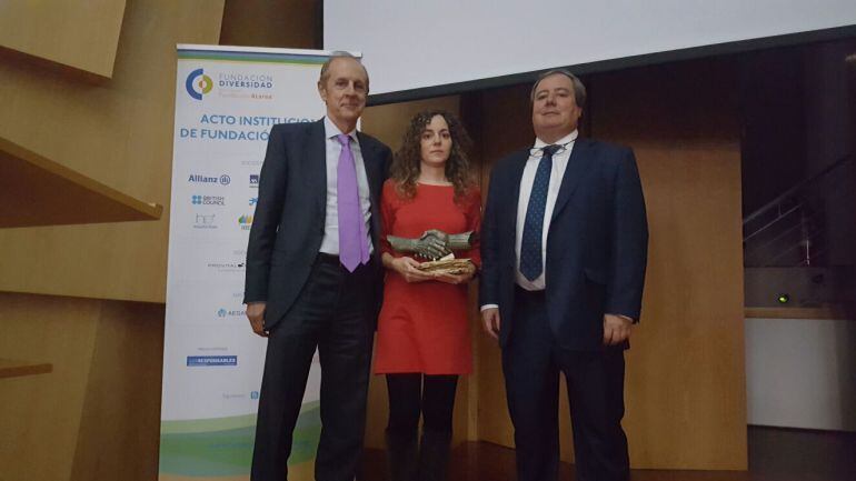 En la foto, el gerente de Aguas de Valladolid, Tomas Pérez Pinto, el director de RRHH, Norberto Sánchez Seco y la técnico RRHH, Begoña Aguado