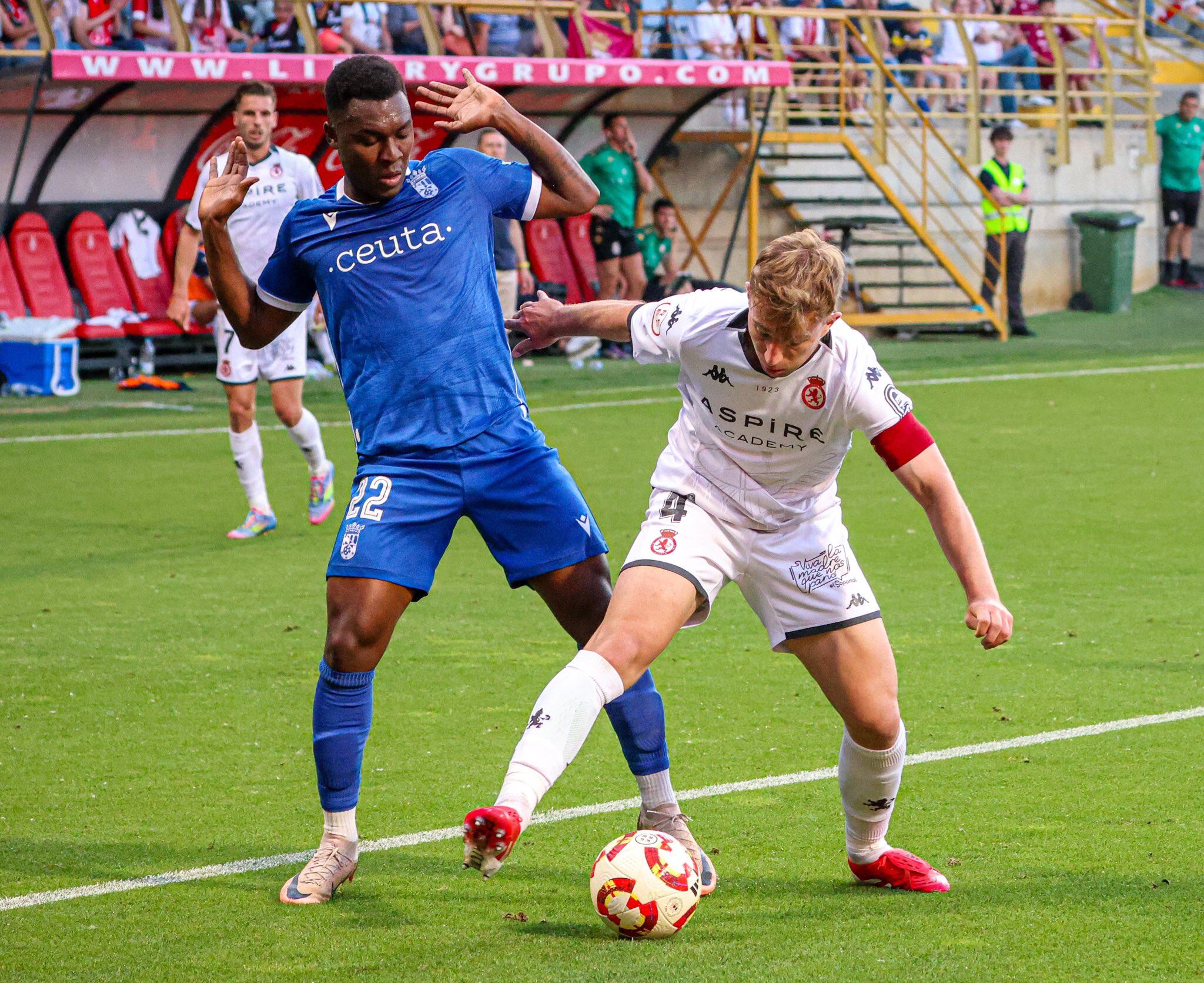 Rodri fue titular en el eje de la defensa.