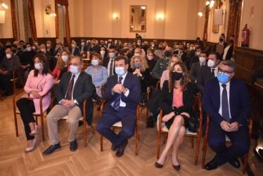 Autoridades y público asistente a la presentación del cartel de la Semana Santa de Ciudad Real