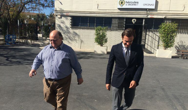 Ramírez y Parodi se dirigen a la sala de prensa