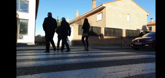 Paso peatones travesía Torrejón del Rey