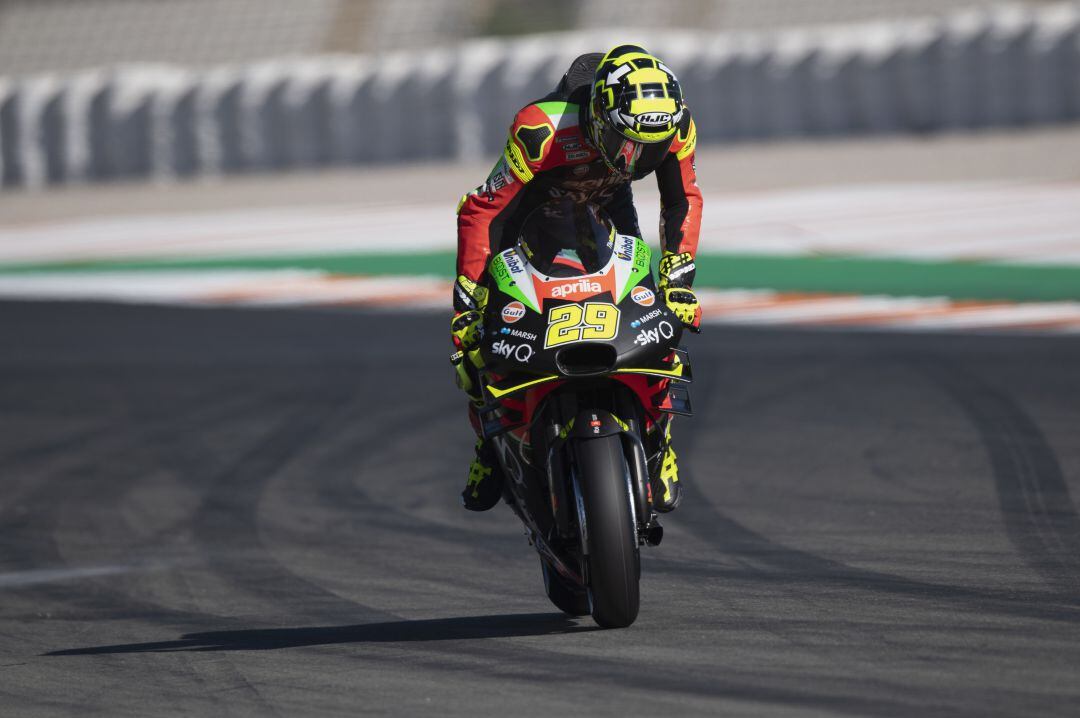 Iannone, en acción en los test de Valencia