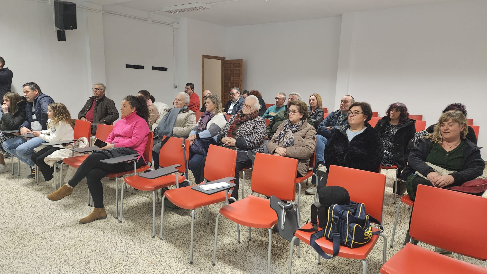 Público asistente a la presentación del libro &#039;Crick y el Misterio del Estanque&#039;