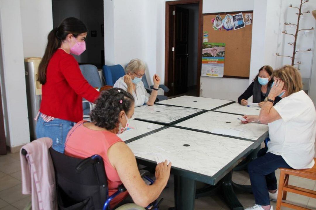 Taller celebrado este martes en el local de mayores de Yaiza. 