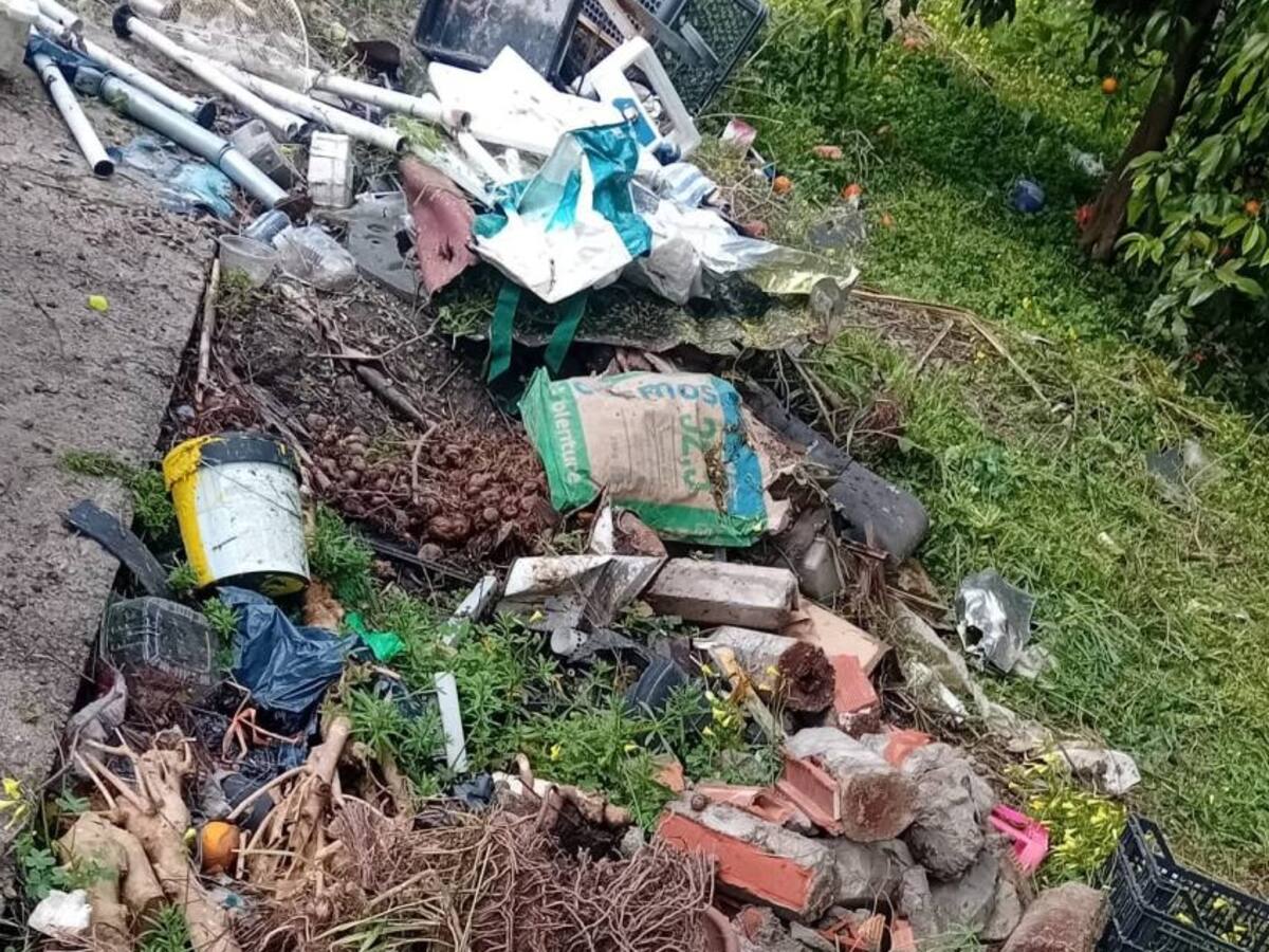 Nuevos vertidos incontrolados en varias zonas de Los Barrios