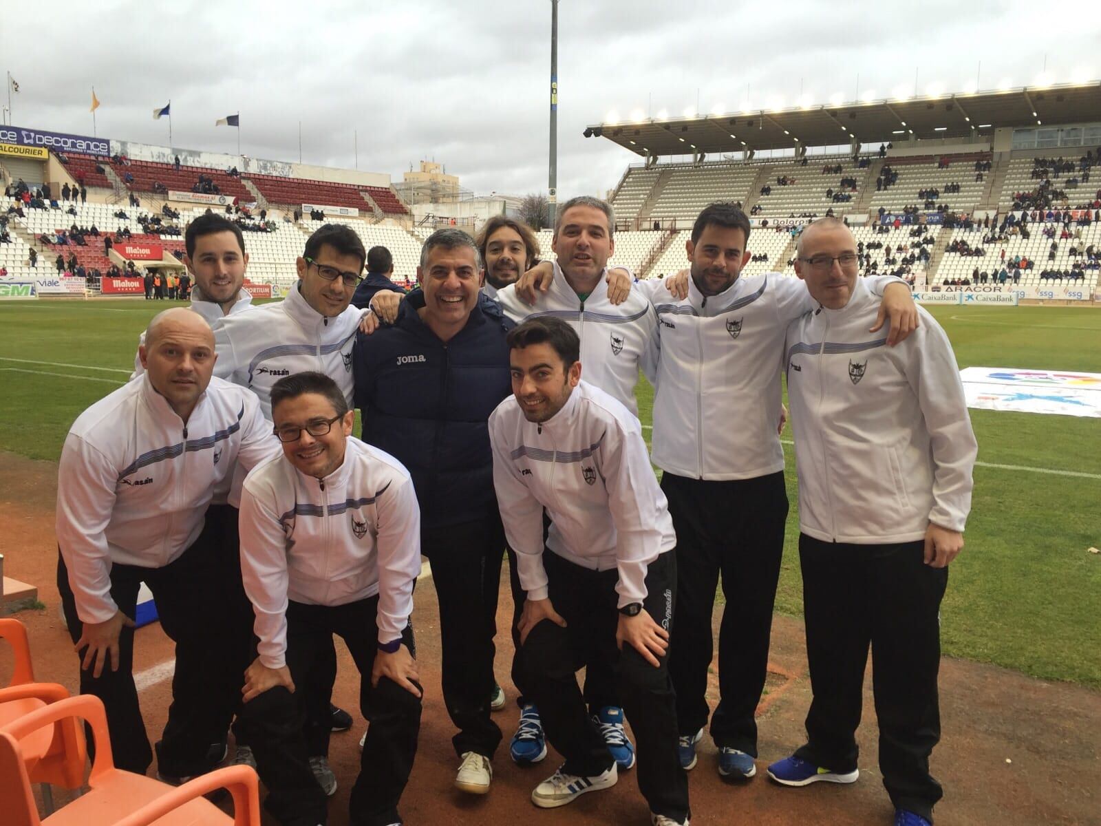 Homenaje al equipo de fútbol de sala de la ONCE de Albacete antes de un partido disputado en el Carlos Belmonte