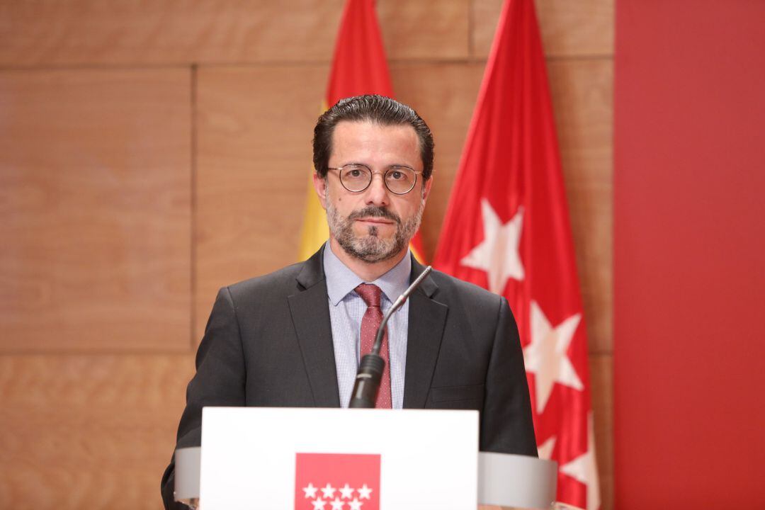 Archivo - El consejero de Hacienda en la Comunidad de Madrid, Javier Fernández Lasquetty, interviene durante una rueda de prensa tras la reunión del Consejo de Gobierno, en la Real Casa de Correos, Madrid (España), a 17 de marzo de 2021.