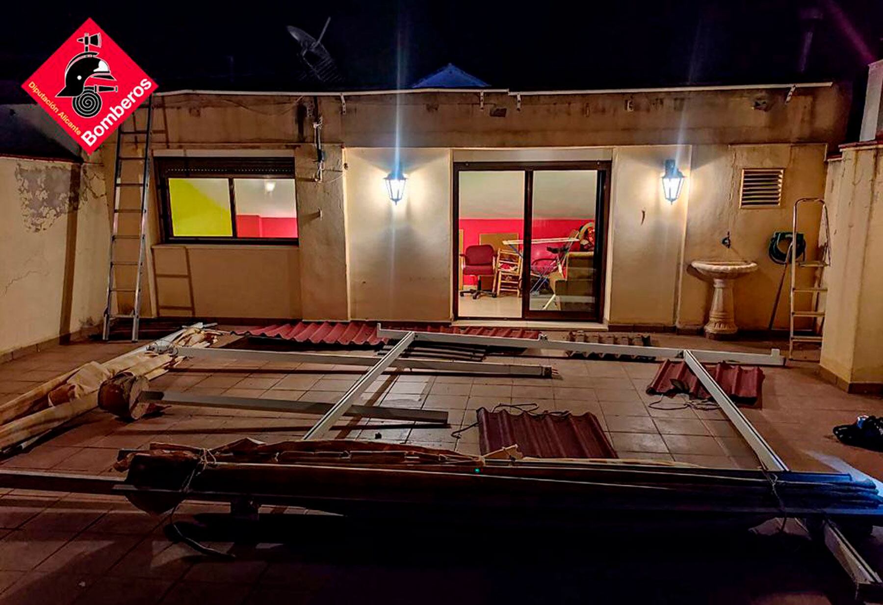 Un techado caído en Alcoy