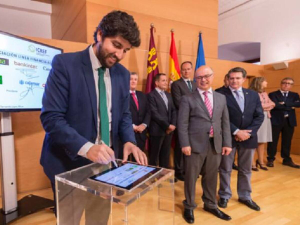 López Miras anuncia una línea de crédito para apoyar al sector agroalimentario