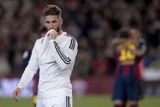 Sergio Ramos lamenta la derrota en el Clásico ante el Barcelona.