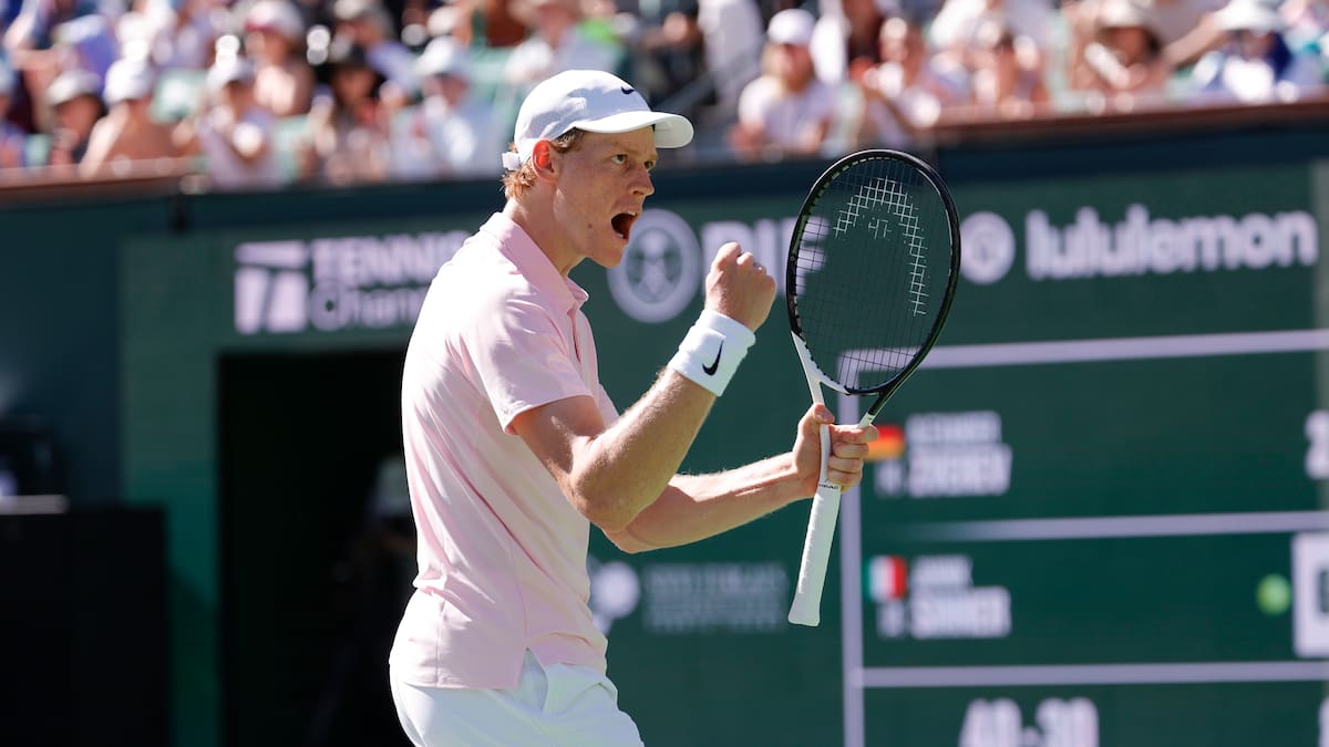 Jannik Sinner derrota a Medvedev (7-6, 7-6) para conquistar su primer Indian Wells y completar todos los torneos de pista rápida