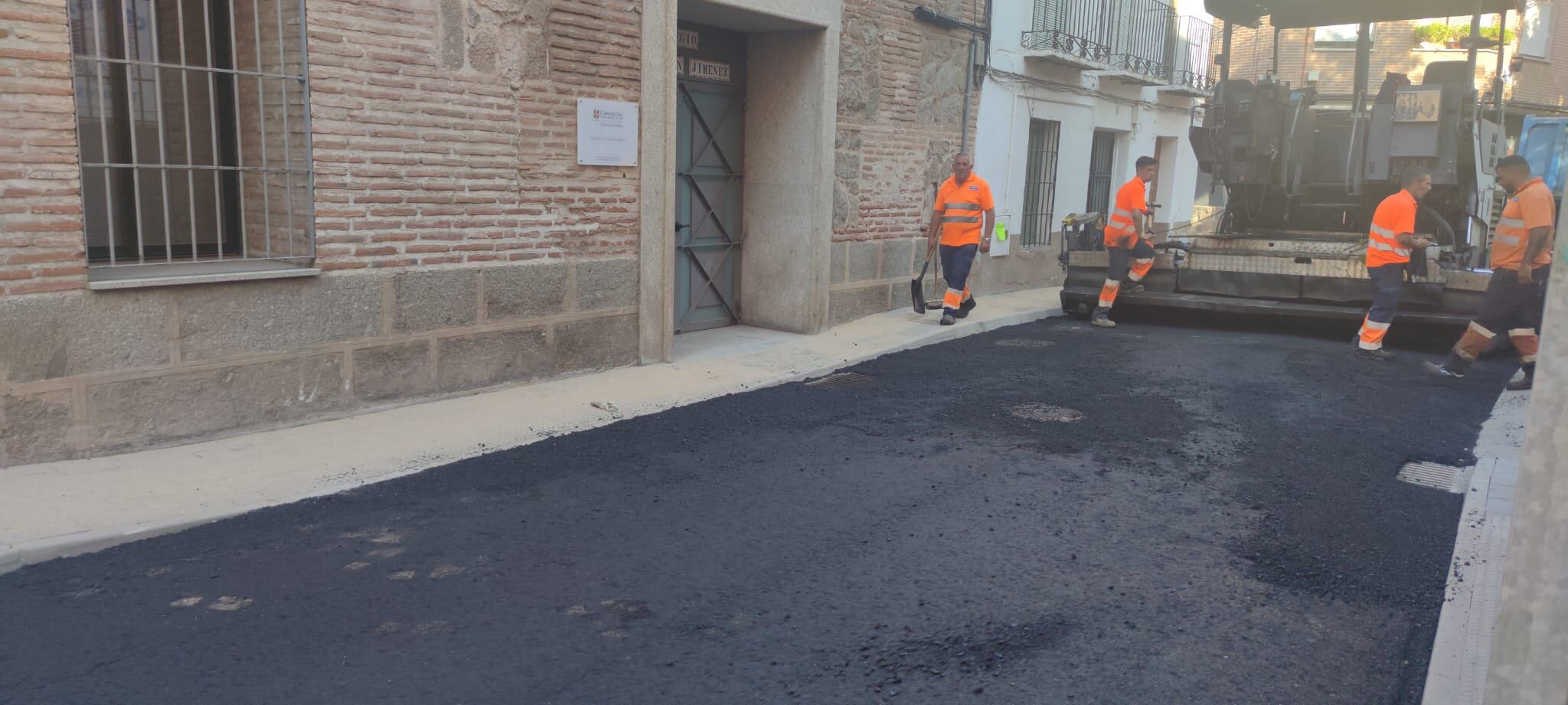 Asfaltado en la calle Fernando de Rojas