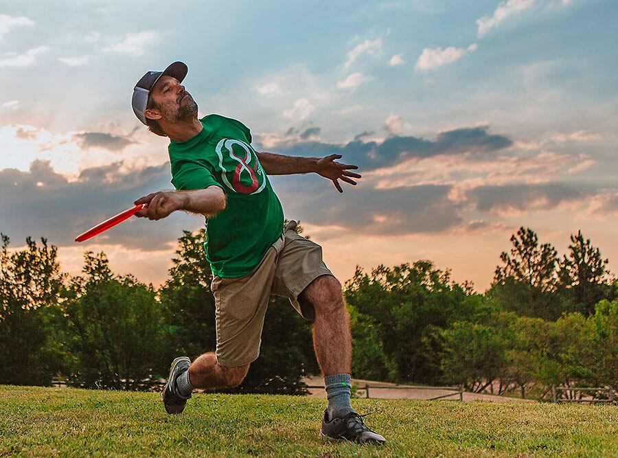 Imatge recurs d'un jugador de disc golf // Foto: Zona disc golf