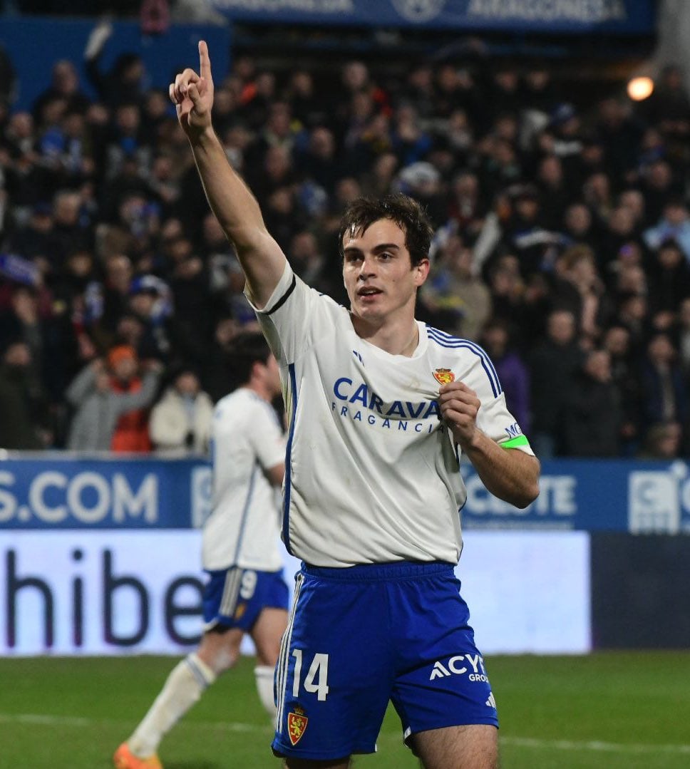 Francho celebra el gol que le marcó al Sporting en La Romareda