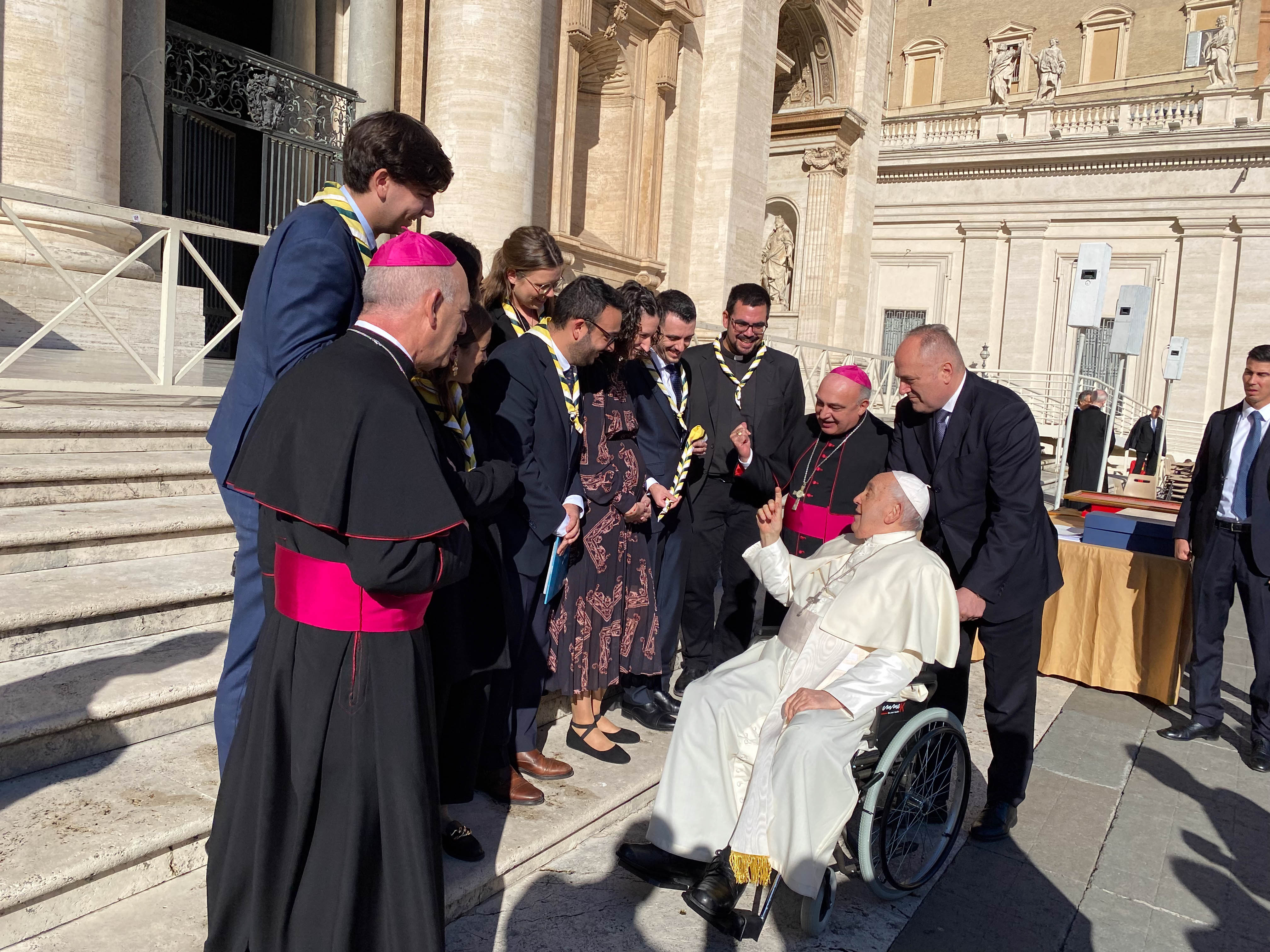 El Papa recibe a los Juniors de València en su 40 aniversario