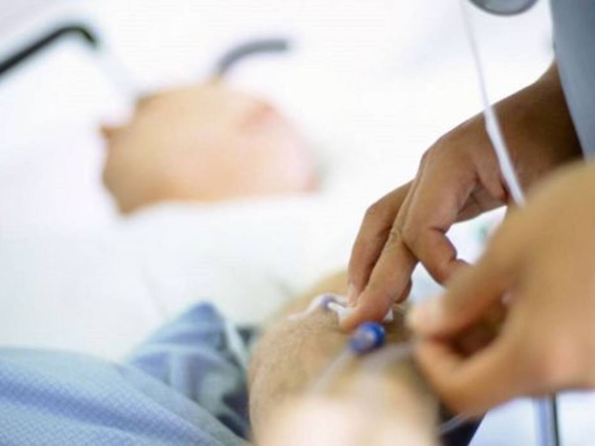 Satse exige a la gerencia del hospital del Bierzo que contrate personal de enfermería en lugar de obligarles a doblar horario