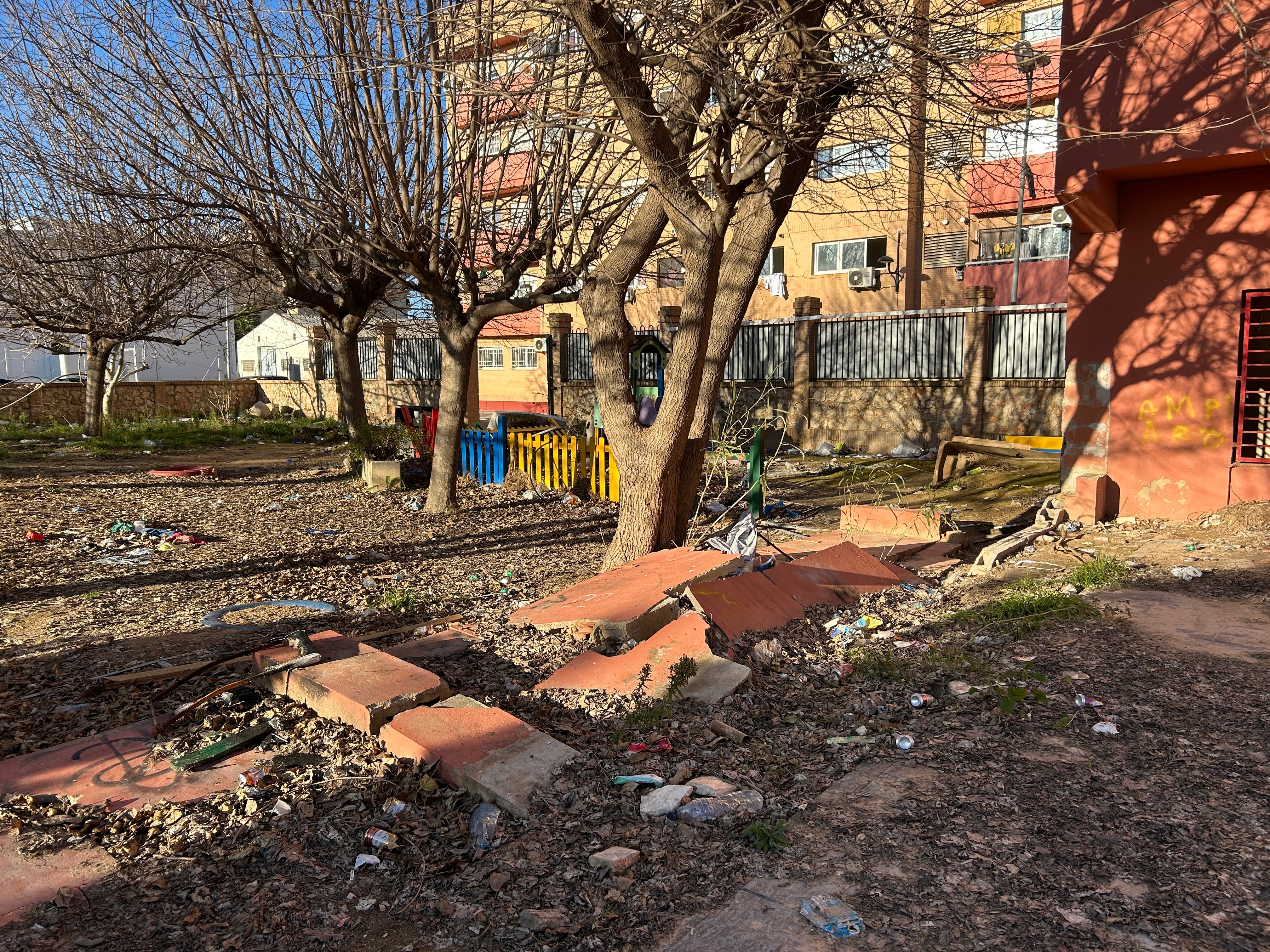 Situación del barrio del Raval de Algemesí 15 meses después de la DANA.