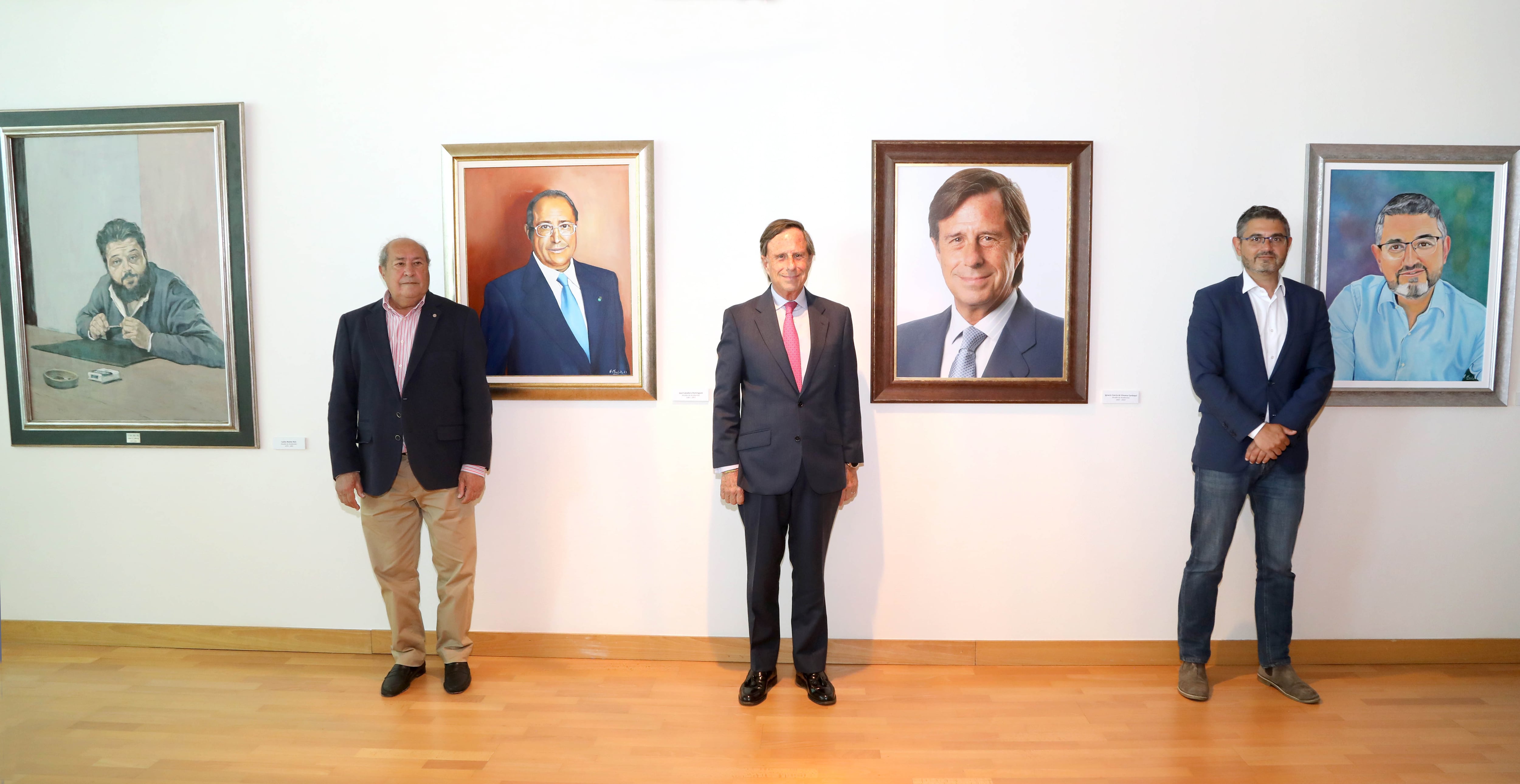 Alcobendas homenajea a sus alcaldes democráticos con una galería de retratos en el edificio consistorial