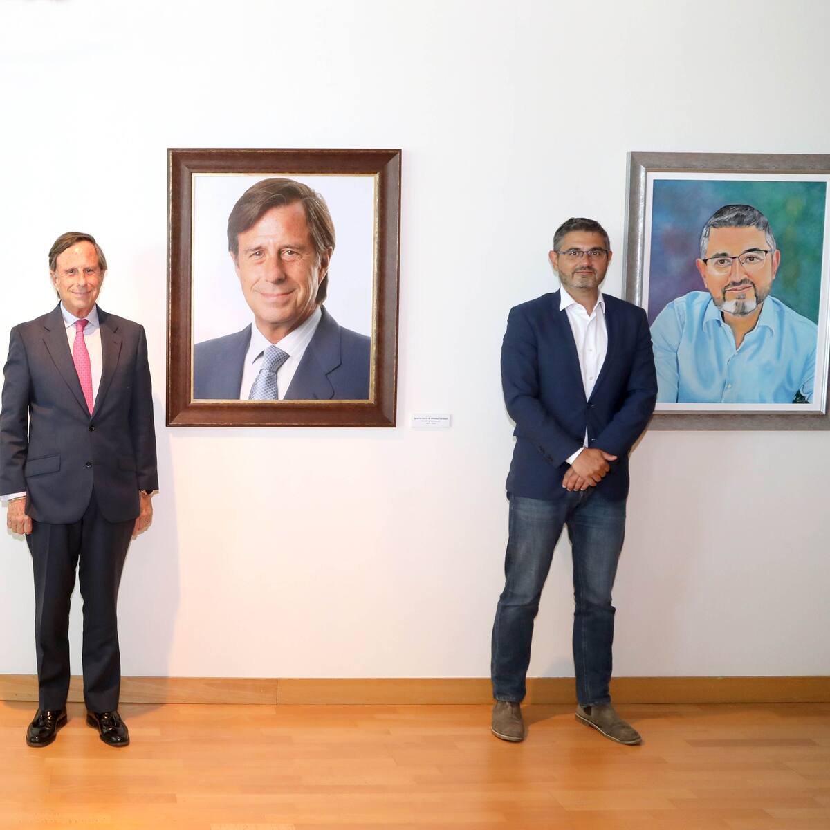 Alcobendas homenajea a sus alcaldes democráticos con una galería de retratos en el edificio consistorial