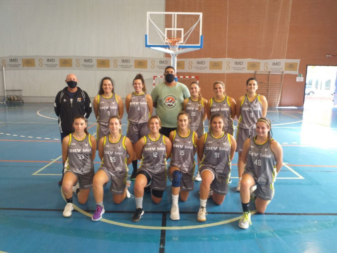 Las jugadoras del DKV Jerez antes de comenzar el partido en Sevilla