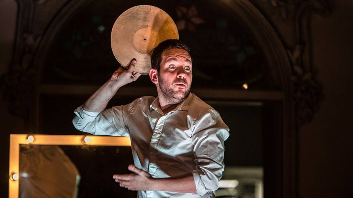 La técnico de Cultura del Ayuntamiento, Toñi Lázaro, repasa los actos organizados para este mes de abril