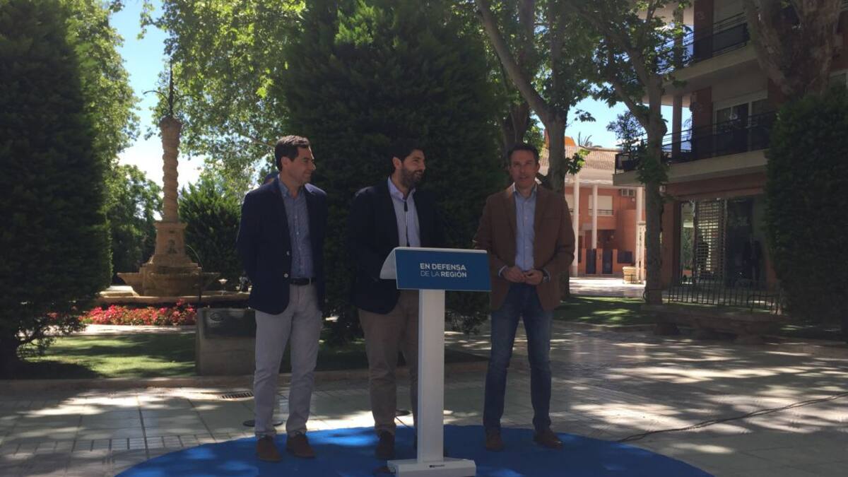 López Miras acusa a Pedro Sánchez de insultar a los murcianos por no hablar de agua
